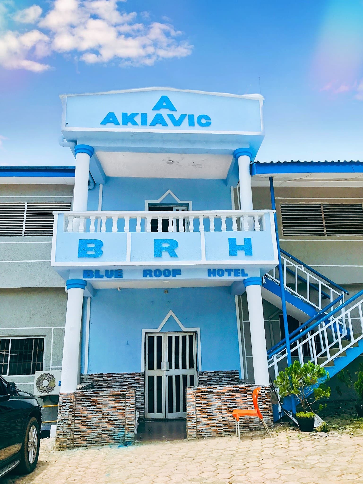 Front entrance of Akiavic Blue Roof Hotel