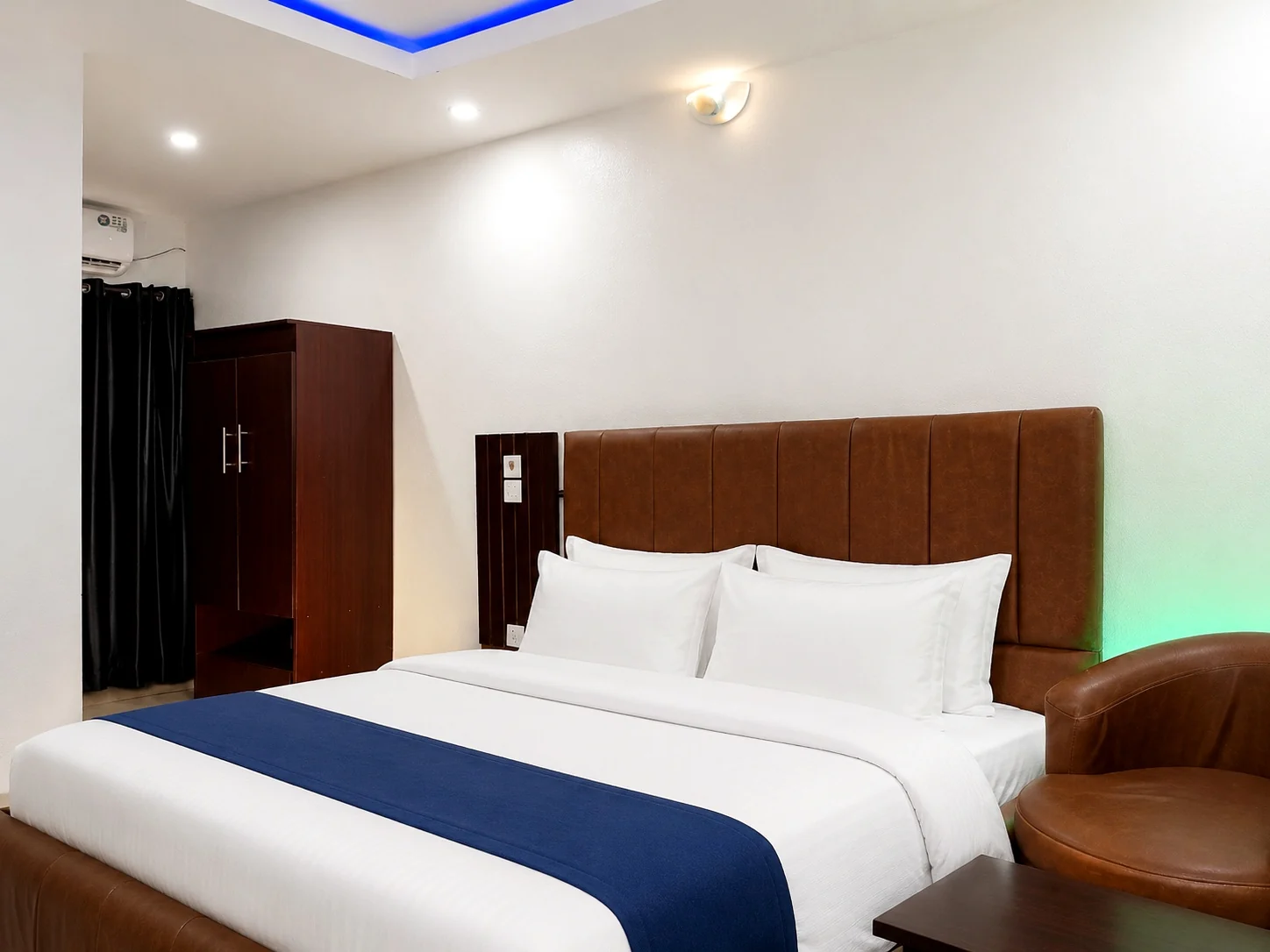 Studio room at Akiavic Blue Roof Hotel
